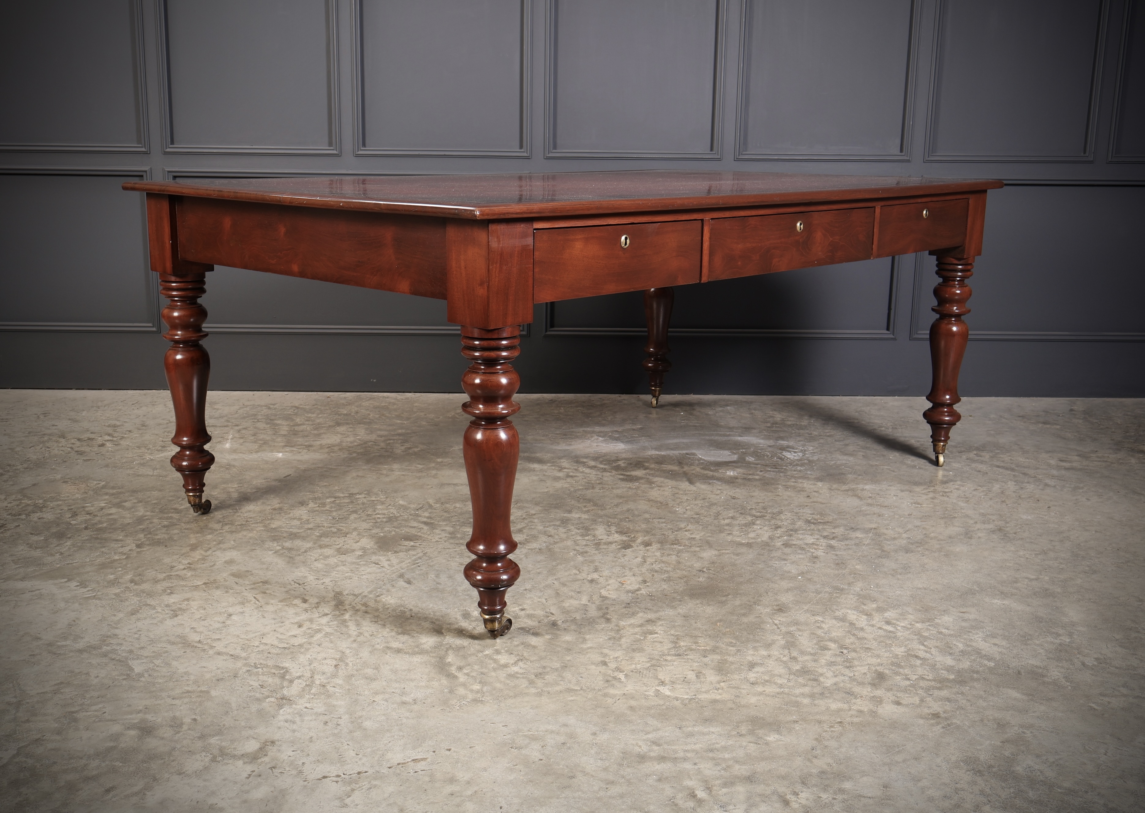 Large Early Victorian Mahogany & Leather Partners Writing Table - Image 2